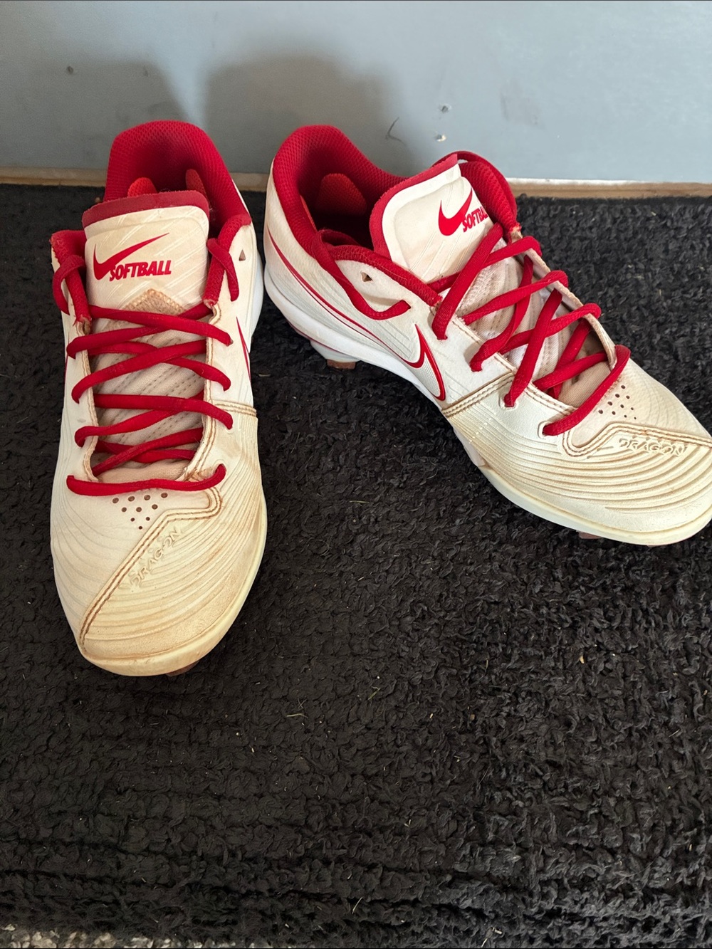 Nike Women’s Softball Cleats Size 7 White and Red with Red Laces